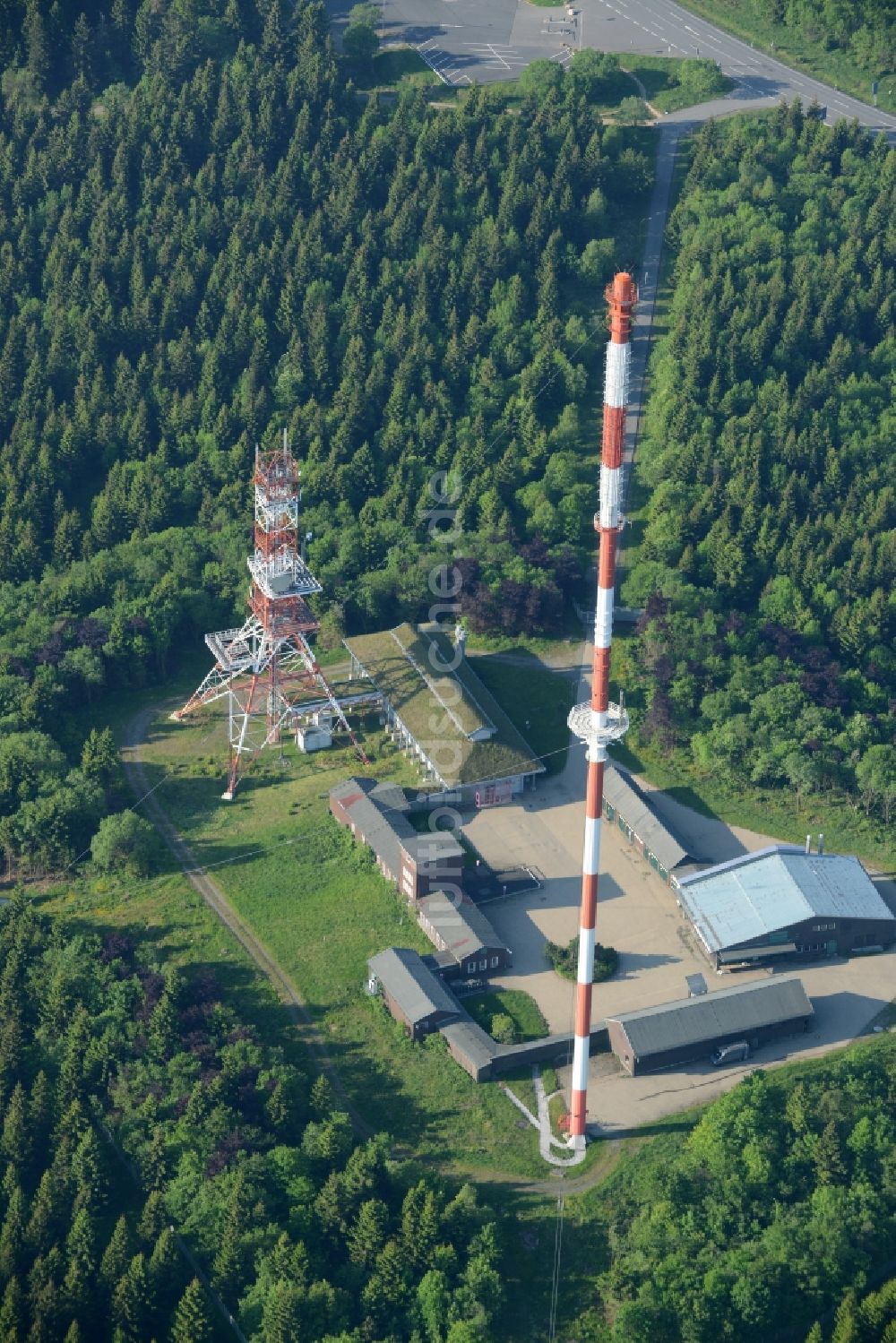 Luftbild Altenau - Funkturm und Sendeanlage auf der Kuppe des Bergmassives Torfhaus in Altenau im Bundesland Niedersachsen