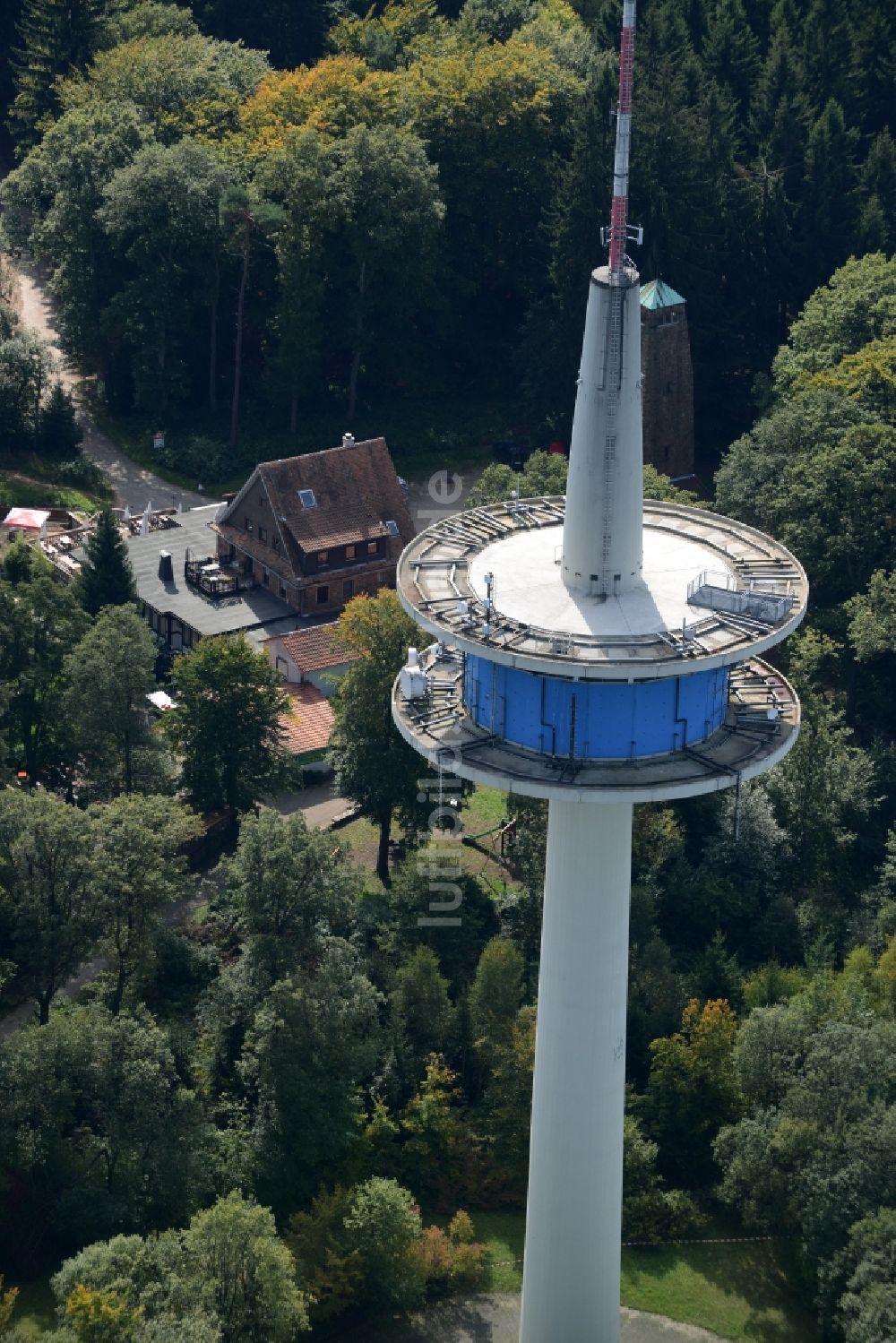 Luftbild Dossenheim - Funkturm und Sendeanlage auf der Kuppe des Bergmassives Weißer Stein in Dossenheim im Bundesland Baden-Württemberg