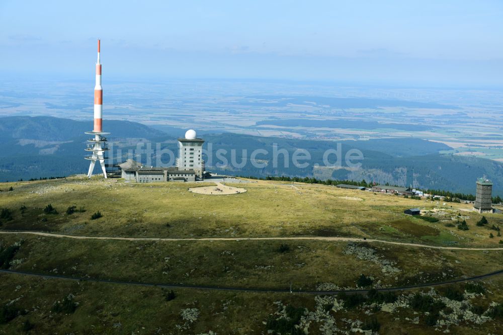 Schierke von oben - Funkturm und Sendeanlage auf der Kuppe des Brocken im Harz in Schierke im Bundesland Sachsen-Anhalt, Deutschland