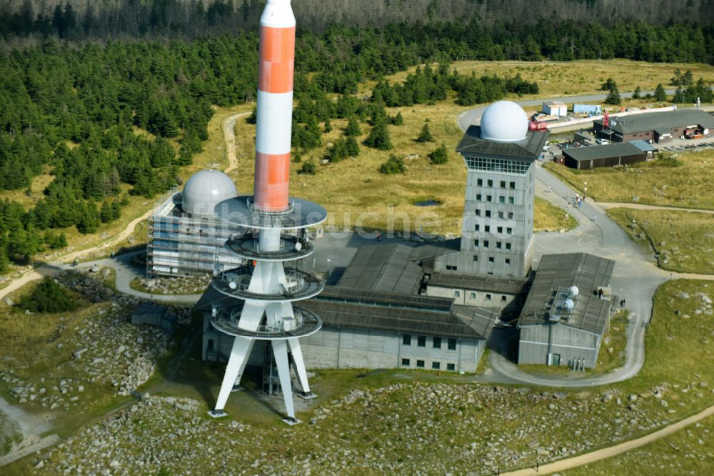 Schierke von oben - Funkturm und Sendeanlage auf der Kuppe des Brocken im Harz in Schierke im Bundesland Sachsen-Anhalt, Deutschland