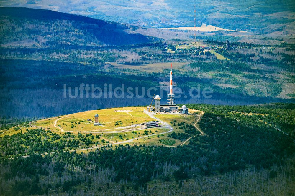 Wernigerode von oben - Funkturm und Sendeanlage auf der Kuppe des Brocken im Harz in Schierke im Bundesland Sachsen-Anhalt, Deutschland