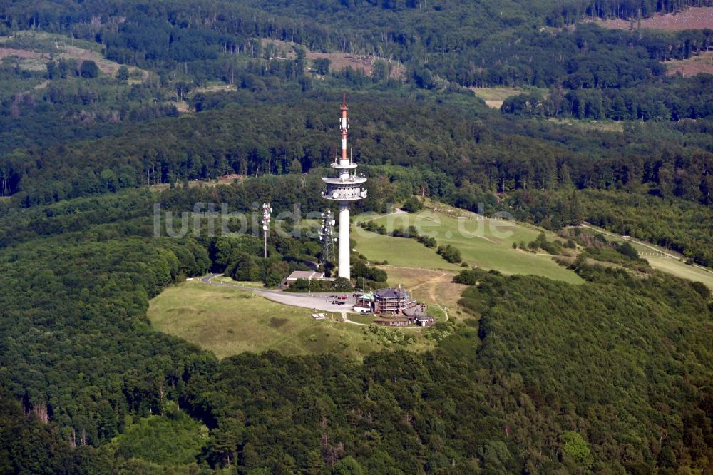 Luftaufnahme Lügde - Funkturm und Sendeanlage auf der Kuppe des Köterberges in Lügde im Bundesland Nordrhein-Westfalen, Deutschland