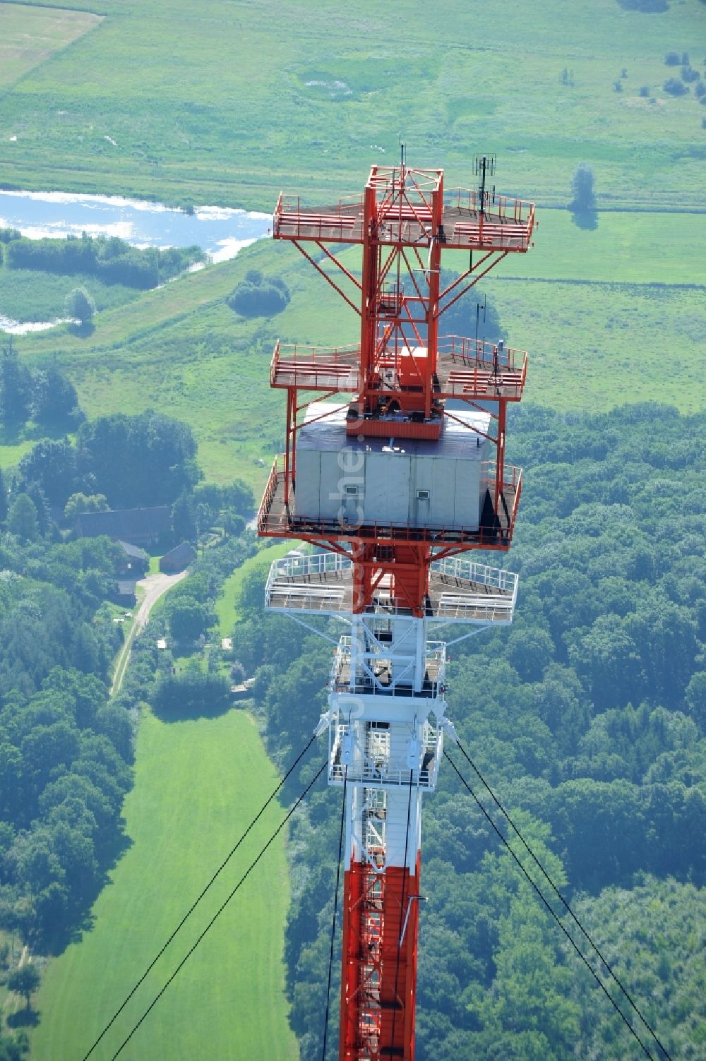 Dannenberg aus der Vogelperspektive: Funkturm Umsetzer Dannenberg bei Höhbeck im Bundesland Niedersachsen