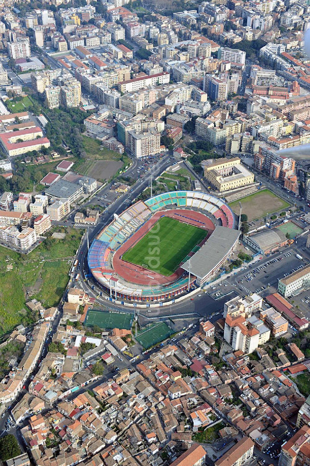 Catania von oben - Fußball- Stadion Stadio Angelo Massimino in Catania auf der italienischen Insel Sizilien