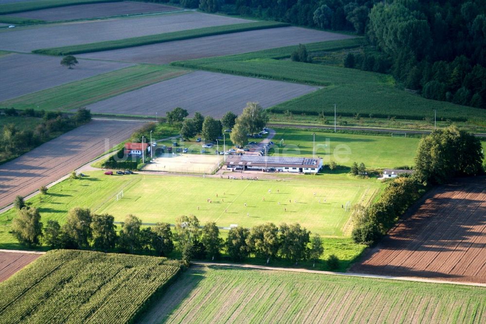 Barbelroth von oben - Fussballplatz in Barbelroth im Bundesland Rheinland-Pfalz