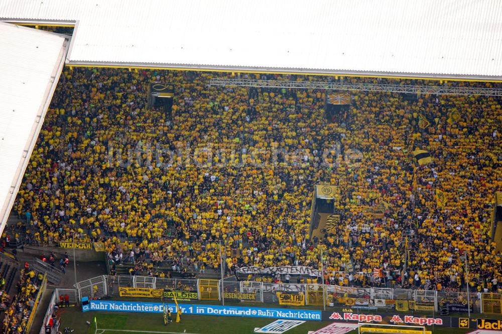 Luftbild Dortmund - Fußballspiel BVB gegen Hertha BSC im Borusseum , dem Stadion Signal Iduna Park in Dortmund