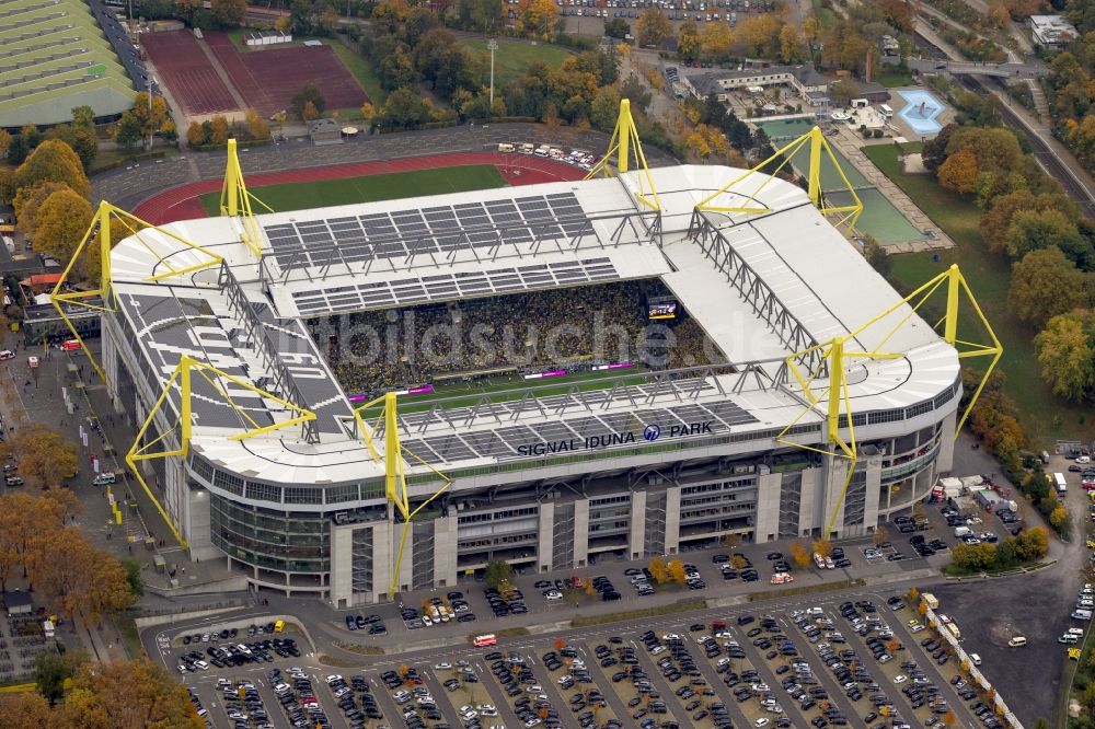 Luftbild Dortmund - Fußballspiel BVB Revierderby im Borusseum , dem Stadion Signal Iduna Park in Dortmund