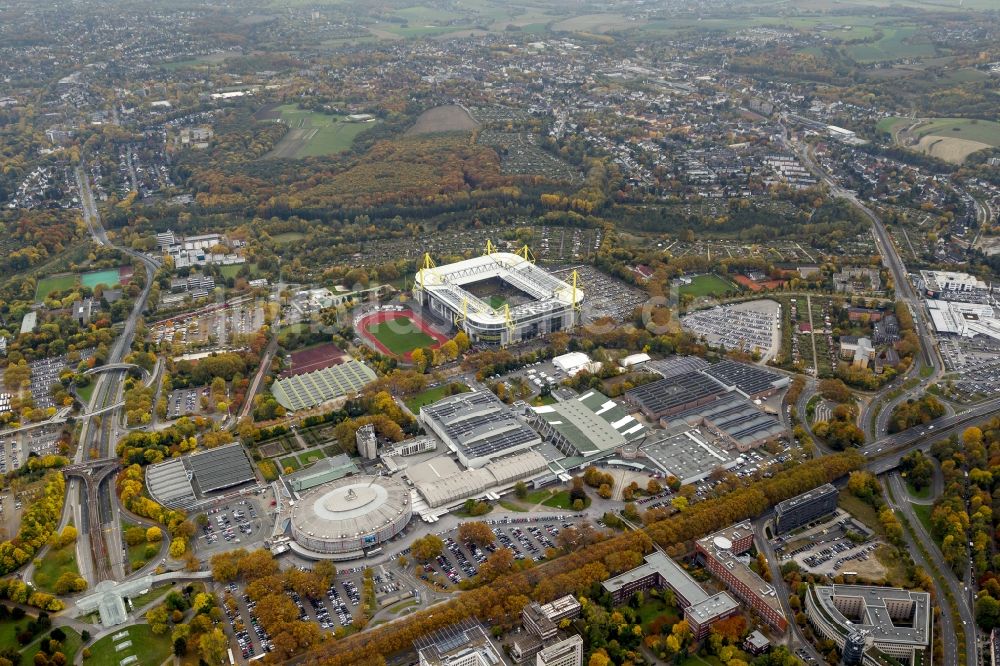 Dortmund aus der Vogelperspektive: Fußballspiel BVB Revierderby im Borusseum , dem Stadion Signal Iduna Park in Dortmund