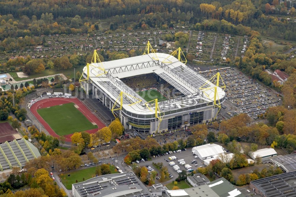 Luftbild Dortmund - Fußballspiel BVB Revierderby im Borusseum , dem Stadion Signal Iduna Park in Dortmund