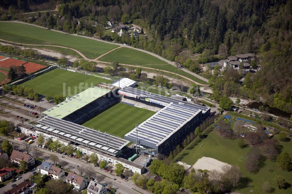 Freiburg im Breisgau aus der Vogelperspektive: Fussballstadion, genannt Schwarzwaldstadion, des FC Freiburg in Freiburg im Breisgau im Bundesland Baden-Württemberg