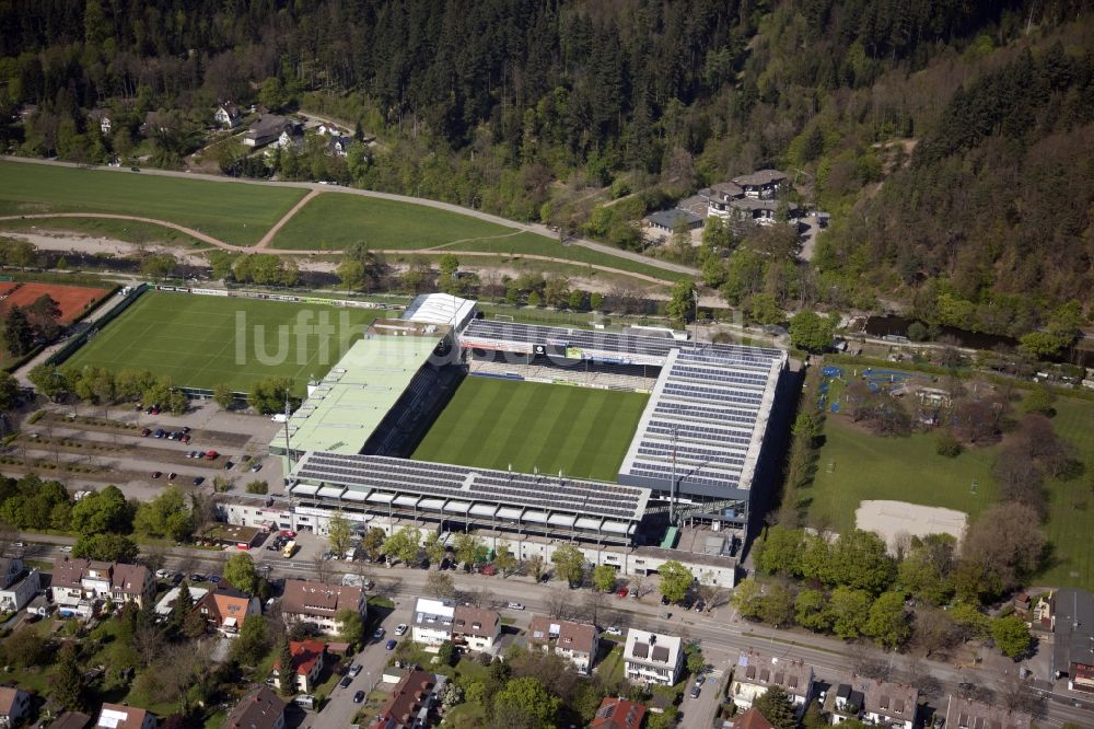 Luftbild Freiburg im Breisgau - Fussballstadion, genannt Schwarzwaldstadion, des FC Freiburg in Freiburg im Breisgau im Bundesland Baden-Württemberg