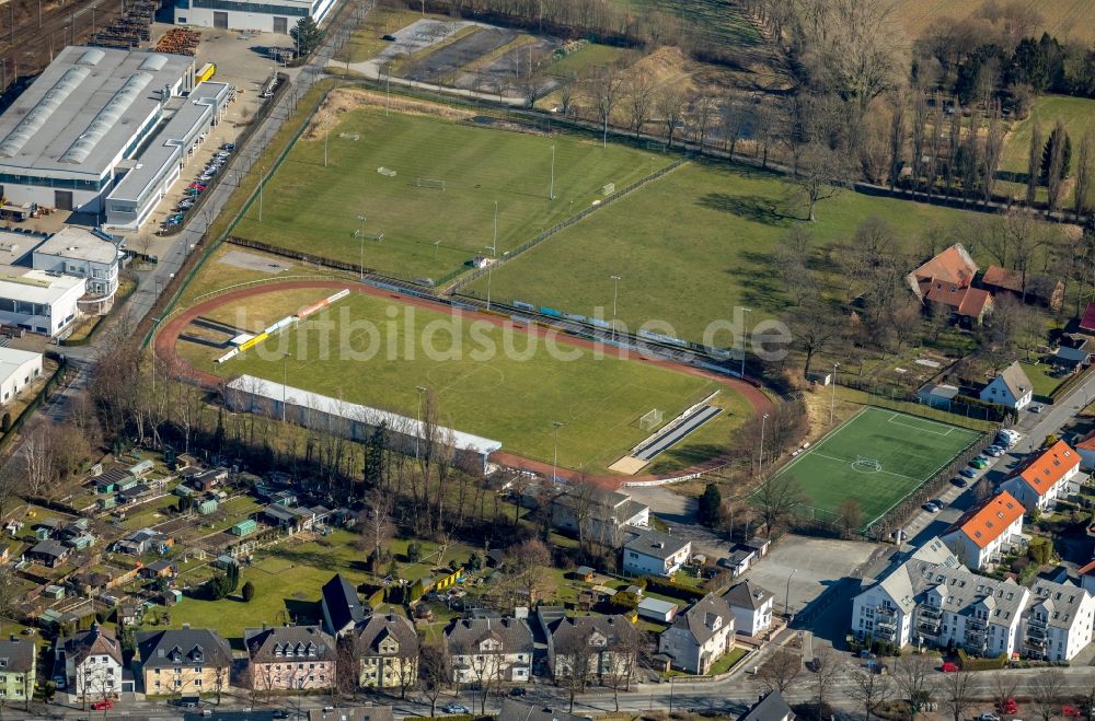 Holzwickede von oben - Fussballstadion Montanhydraulik Stadion des Holzwickeder Sport Club e.V. an der Jahnstraße in Holzwickede im Bundesland Nordrhein-Westfalen, Deutschland