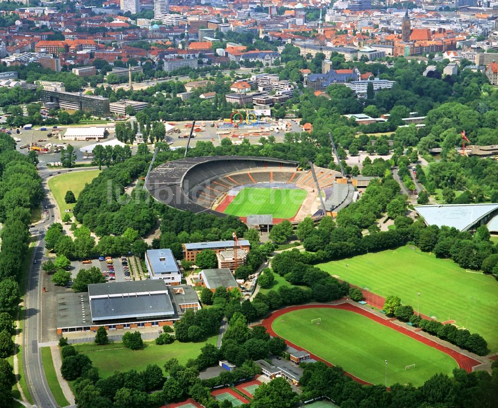 Luftaufnahme Hannover - Fußballstadion Niedersachsenstadion im Stadtteil Calenberge