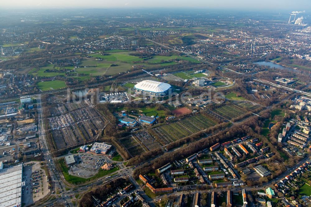 Luftaufnahme Gelsenkirchen - Fussballstadion Veltins-Arena auf Schalke des Vereins Schalke 04 in Gelsenkirchen im Bundesland Nordrhein-Westfalen