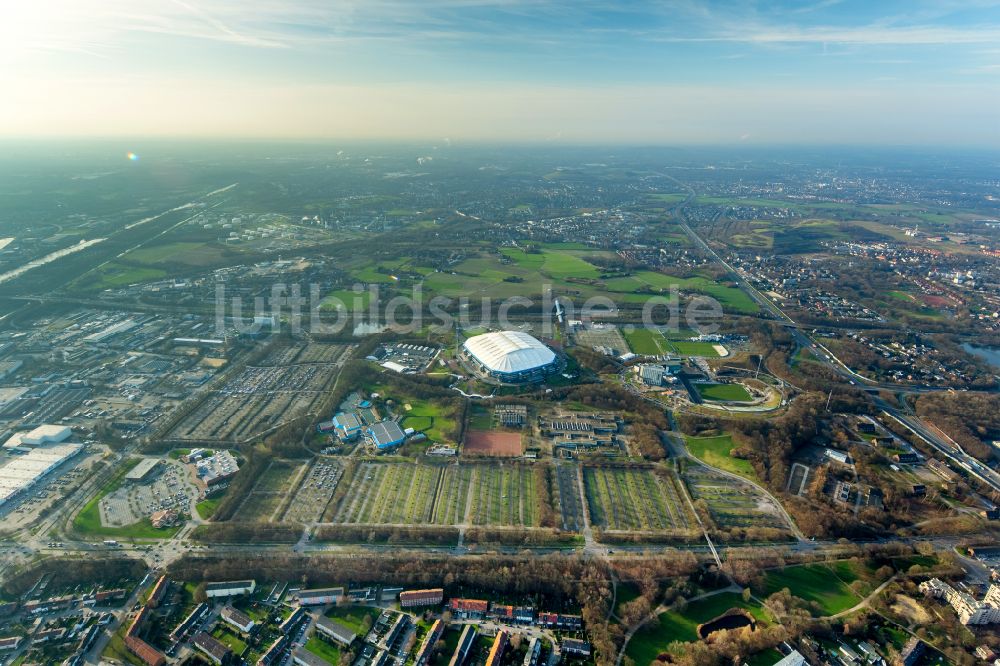 Luftbild Gelsenkirchen - Fussballstadion Veltins-Arena auf Schalke des Vereins Schalke 04 in Gelsenkirchen im Bundesland Nordrhein-Westfalen