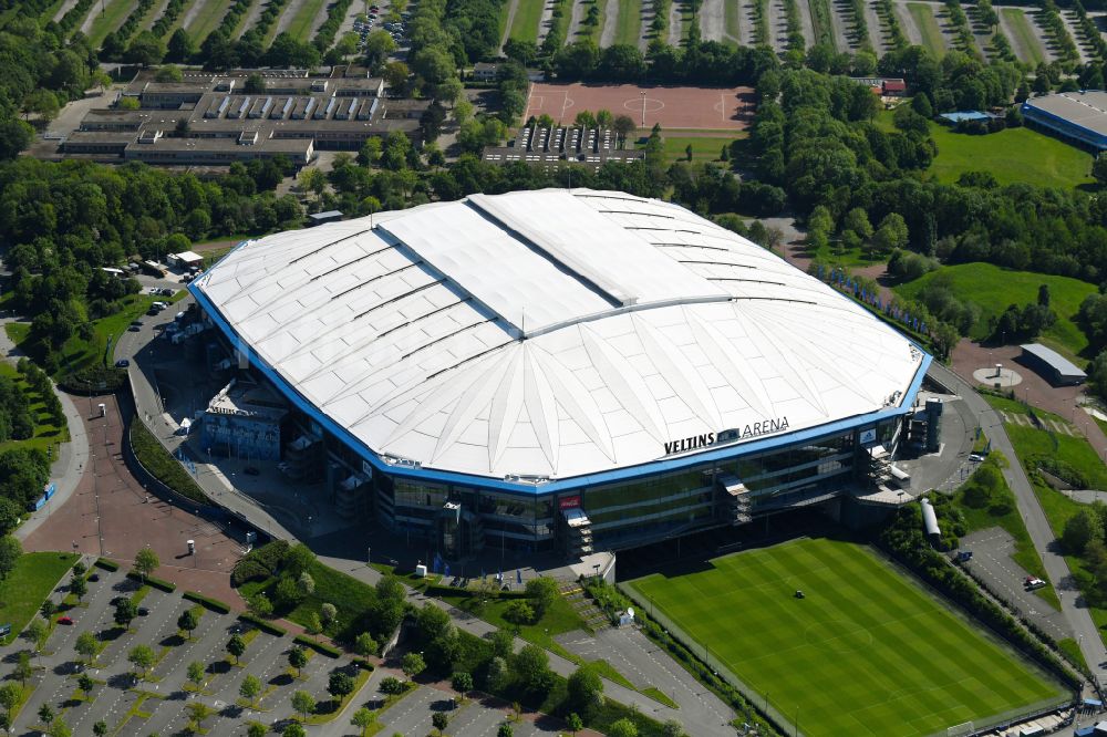 Gelsenkirchen aus der Vogelperspektive: Fussballstadion Veltins-Arena auf Schalke des Vereins Schalke 04 in Gelsenkirchen im Bundesland Nordrhein-Westfalen