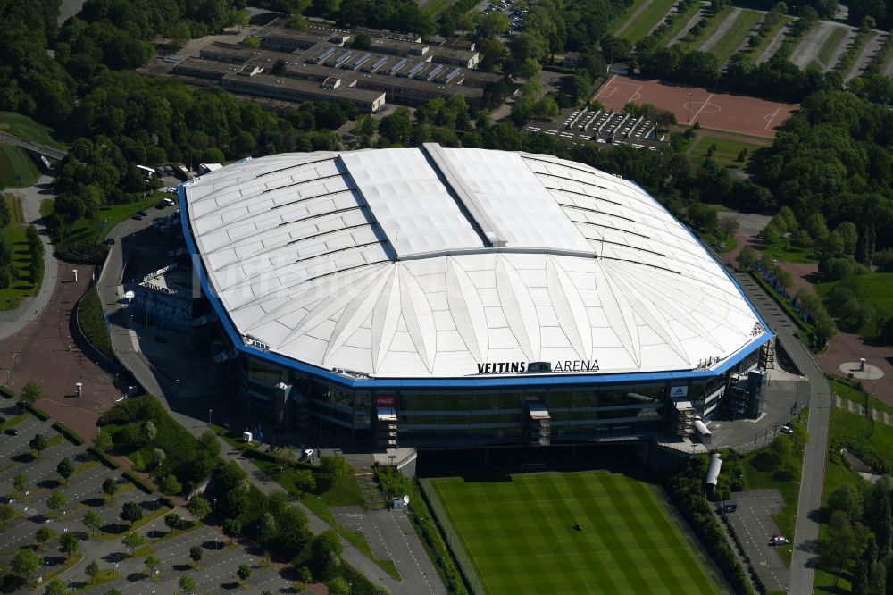 Luftaufnahme Gelsenkirchen - Fussballstadion Veltins-Arena auf Schalke des Vereins Schalke 04 in Gelsenkirchen im Bundesland Nordrhein-Westfalen