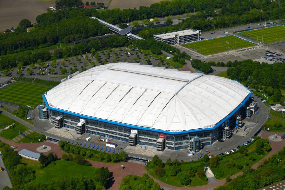 Gelsenkirchen von oben - Fussballstadion Veltins-Arena auf Schalke des Vereins Schalke 04 in Gelsenkirchen im Bundesland Nordrhein-Westfalen