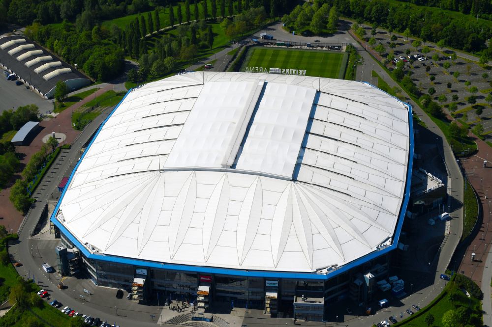 Luftbild Gelsenkirchen - Fussballstadion Veltins-Arena auf Schalke des Vereins Schalke 04 in Gelsenkirchen im Bundesland Nordrhein-Westfalen