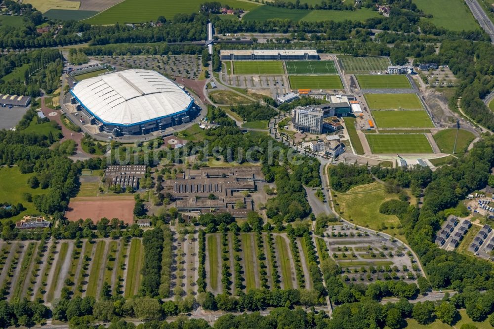 Luftbild Gelsenkirchen - Fussballstadion Veltins-Arena auf Schalke des Vereins Schalke 04 in Gelsenkirchen im Bundesland Nordrhein-Westfalen