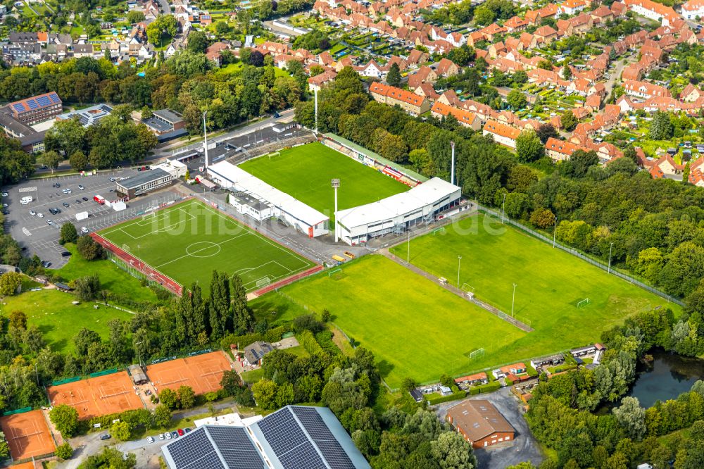 Ahlen aus der Vogelperspektive: Fussballstadion des Vereins ROT WEISS AHLEN e.V. an der August-Kirchner-Straße in Ahlen im Bundesland Nordrhein-Westfalen, Deutschland