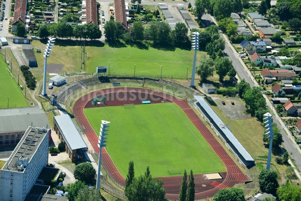 Luftaufnahme Brandenburg an der Havel - Fussballstadion des Vereins FC Stahl Brandenburg e.V. in Brandenburg an der Havel im Bundesland Brandenburg, Deutschland