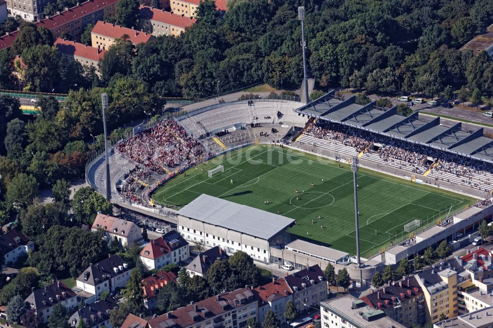 Luftaufnahme München - Fussballstadion des Vereins TSV 1860 an der Grünwalder Straße in München im Bundesland Bayern