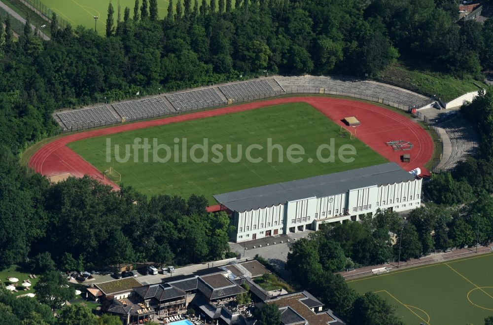 Berlin aus der Vogelperspektive: Fussballstadion des Vereins SC-Union Berlin 06 e.V. Poststadion an der Lehrter Straße in Berlin