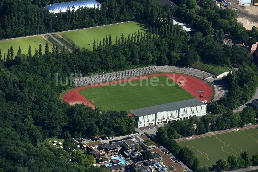 Luftaufnahme Berlin - Fussballstadion des Vereins SC-Union Berlin 06 e.V. Poststadion an der Lehrter Straße in Berlin