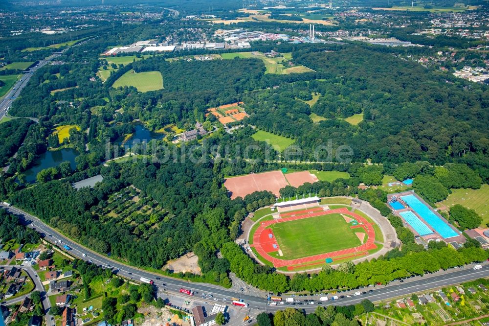 Luftbild Gladbeck - Fussballstadion des Vereins VfL Gladbeck 1921 in Gladbeck im Bundesland Nordrhein-Westfalen