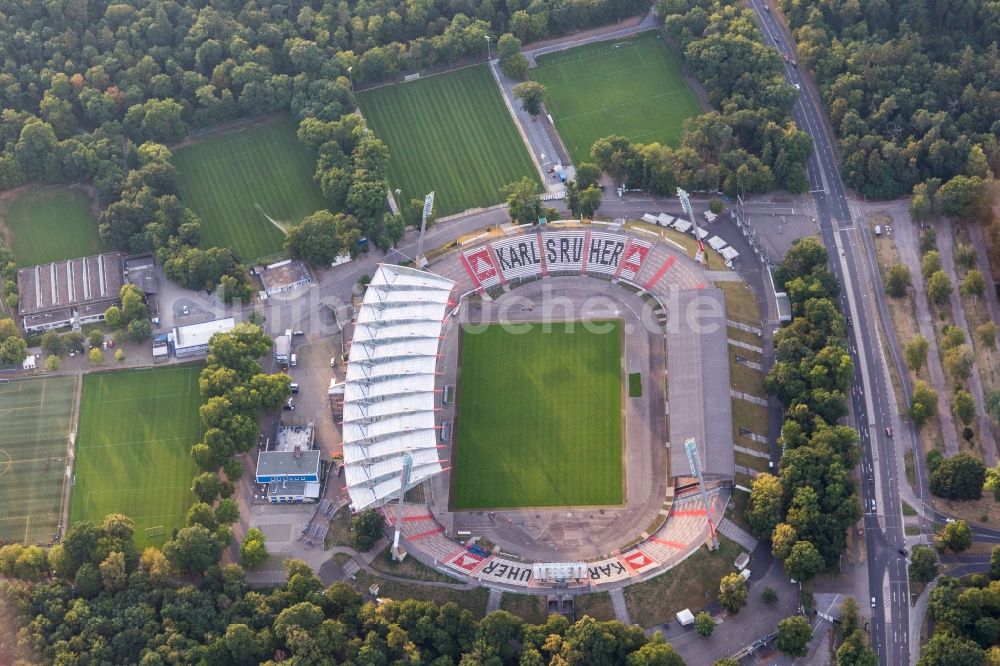 Karlsruhe aus der Vogelperspektive: Fussballstadion Wildparkstadion des Vereins KSC in Karlsruhe im Bundesland Baden-Württemberg, Deutschland