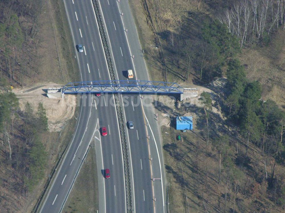 Luftaufnahme Babelsberg - Fußgängerbrücke an der Nuthe