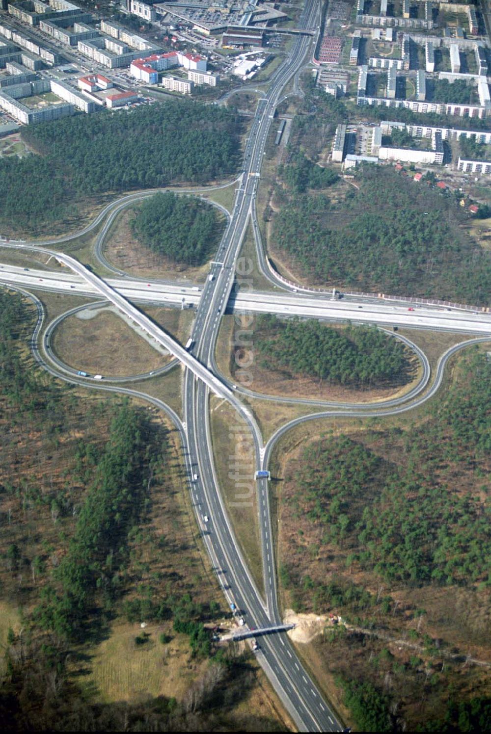 Luftbild POTSDAM - Fußgängerbrückenbau an der Autobahnabfahrt Babelsberg