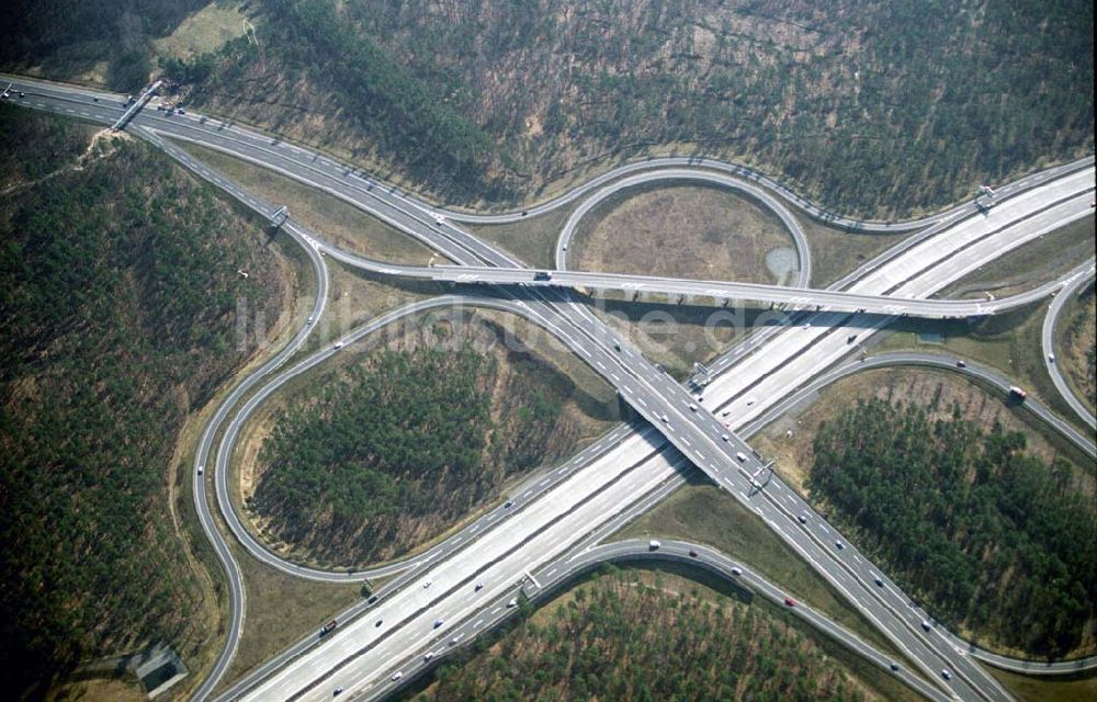 Luftbild POTSDAM - Fußgängerbrückenbau an der Autobahnabfahrt Babelsberg