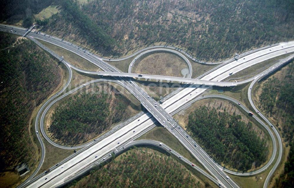 Luftaufnahme POTSDAM - Fußgängerbrückenbau an der Autobahnabfahrt Babelsberg