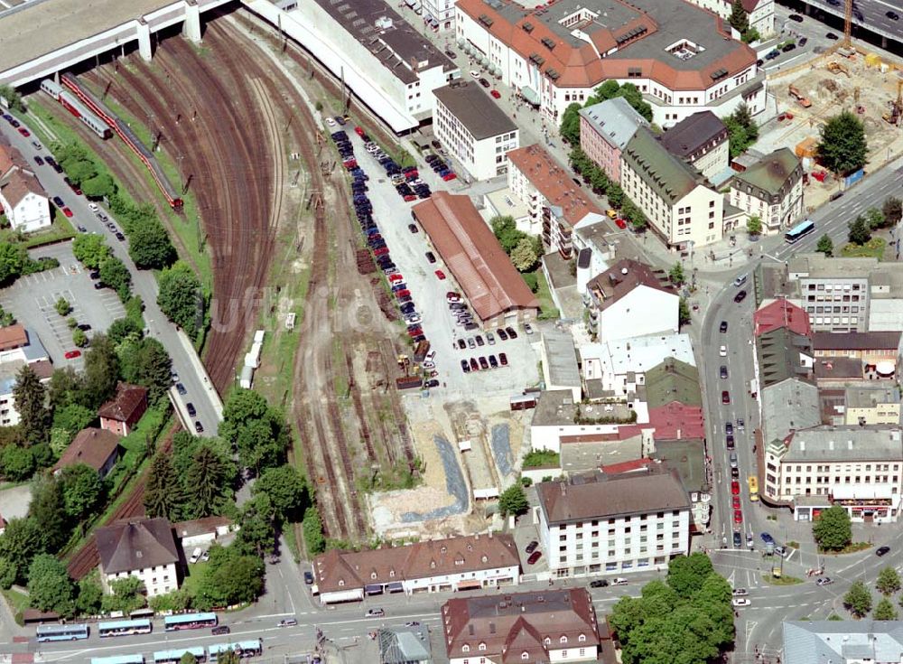 Passau / Bayern aus der Vogelperspektive: Fußgängerzone in der Altstadt von Passau am Hauptbahnhof. Eine Planungsfläche der ECE-Projektmanagement GmbH Hamburg.