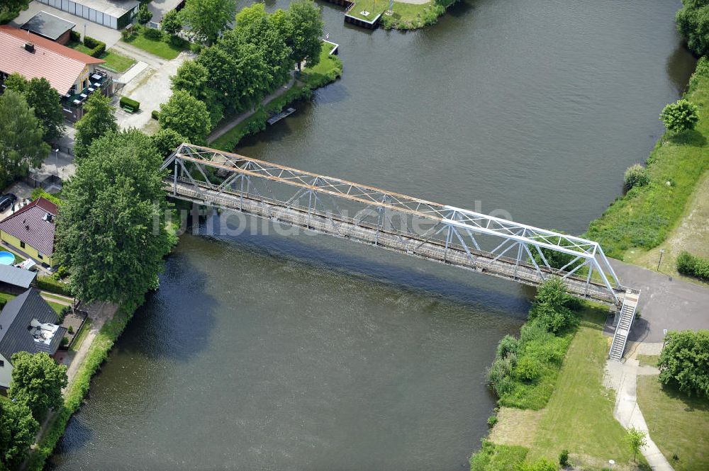 Genthin von oben - Fußwegbrücke / footbridge in Genthin