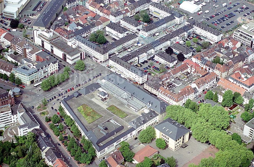 Saarlouis aus der Vogelperspektive: Galerie ,,Kleiner Markt der ECE- Projektmanagement Hamburg im Stadtzentrum von Saarlouis. Datum: 26.05.2003