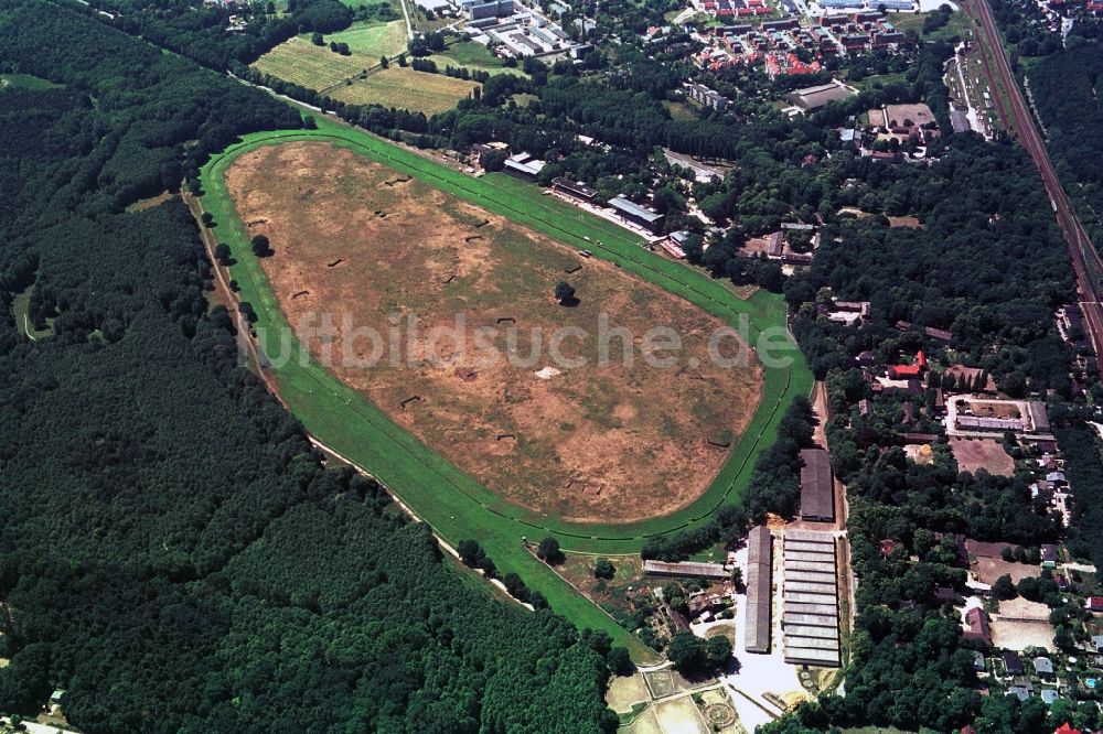 Hoppegarten aus der Vogelperspektive: Galopprennbahn Hoppegarten in Brandenburg