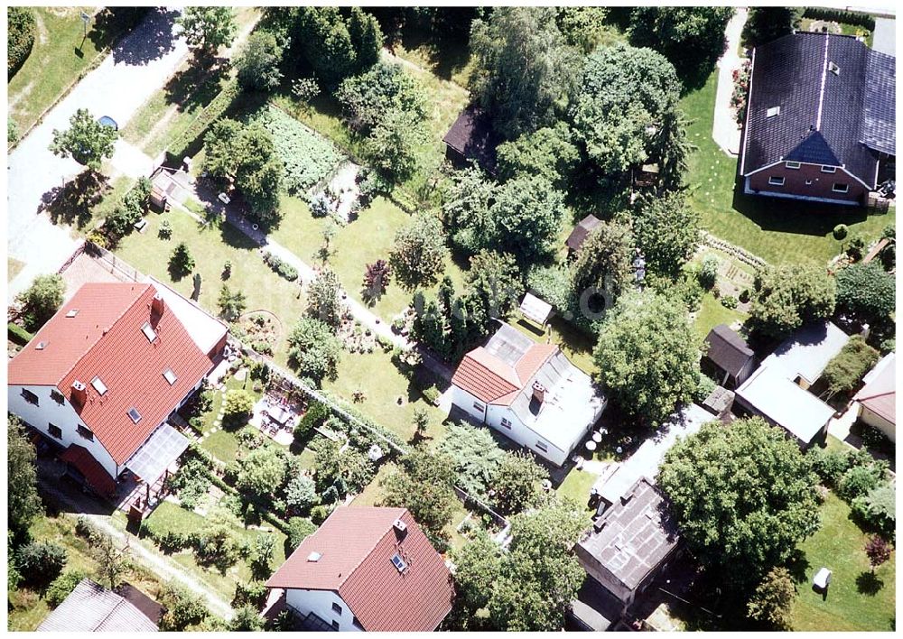 Luftaufnahme Berlin - Mahlsdorf - Gartenanlage Briesener Weg in Berlin Mahlsdorf (Fam. Schindler).