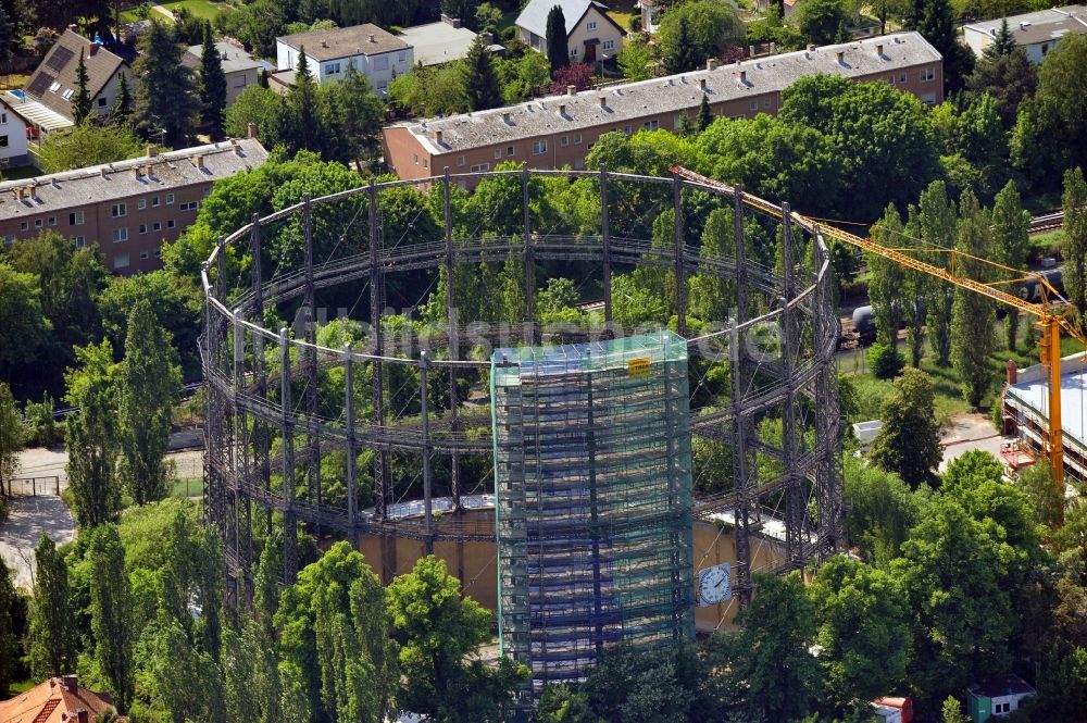 Berlin aus der Vogelperspektive: Gasometer am Gaswerk Berlin-Mariendorf