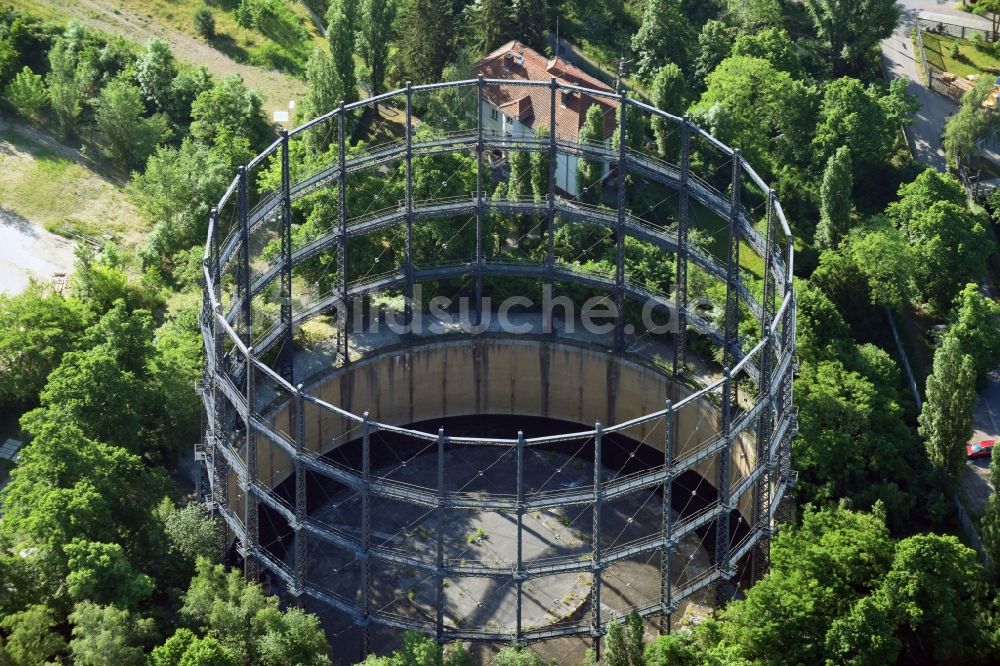 Berlin von oben - Gasometer- Hoch- Speicherbehälter an der Lankwitzer Straße im Ortsteil Bezirk Tempelhof-Schöneberg in Berlin, Deutschland