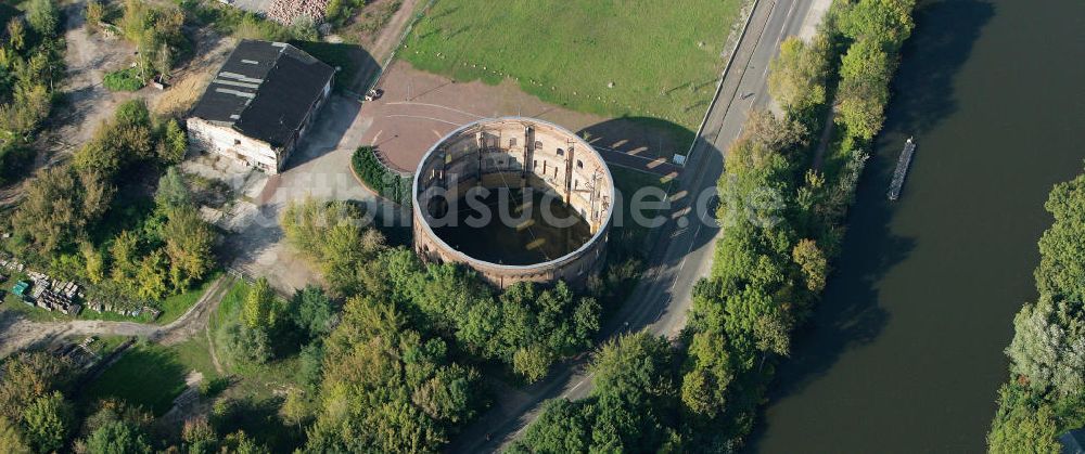 Halle / Saale aus der Vogelperspektive: Gasometer am Holzplatz in Halle