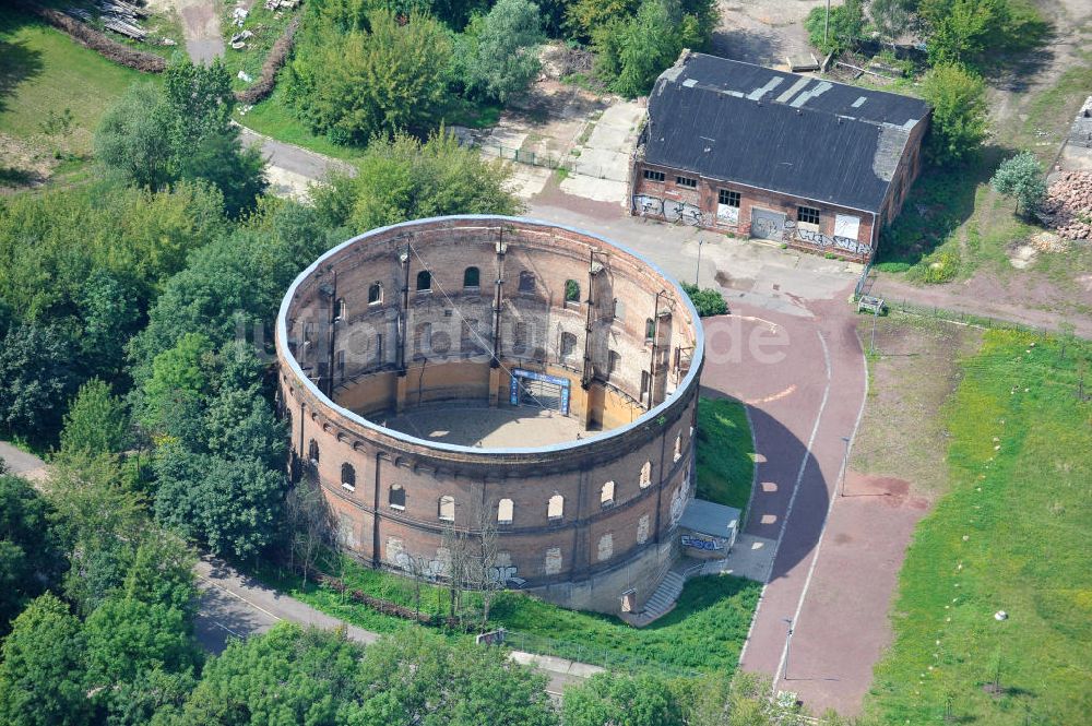 Halle / Saale von oben - Gasometer am Holzplatz in Halle