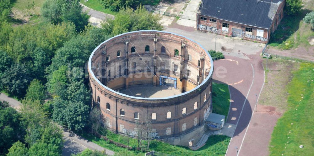 Halle / Saale aus der Vogelperspektive: Gasometer am Holzplatz in Halle