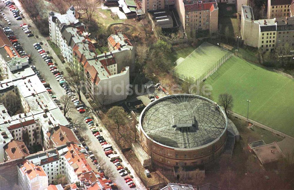 Luftbild Berlin - Gasometer in Kreuzberg