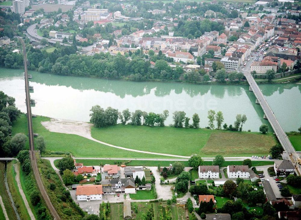 Luftaufnahme Simbach am Inn / Bayern - Gasthaus an der Dr. Josef-Weigl Straße 2 in Simbach / Inn in Bayern.