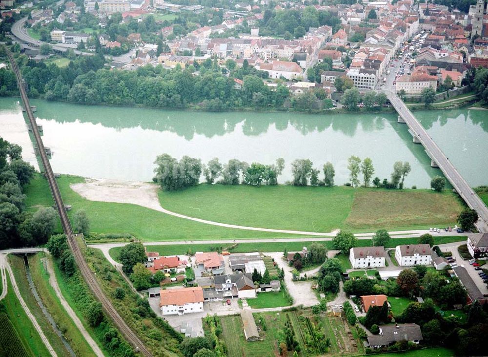 Luftbild Simbach am Inn / Bayern - Gasthaus an der Dr. Josef-Weigl Straße 2 in Simbach / Inn in Bayern.