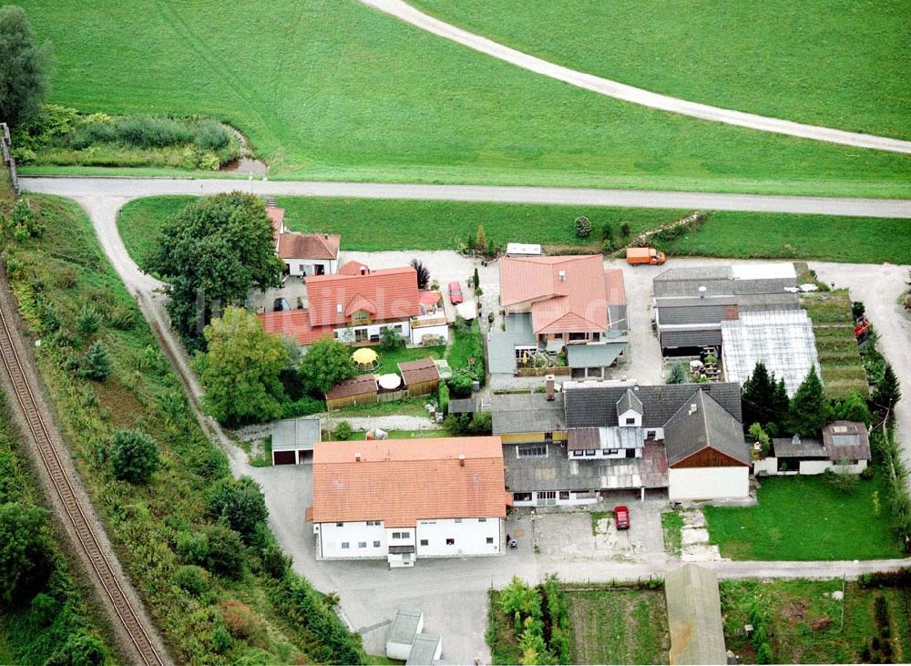 Simbach am Inn / Bayern aus der Vogelperspektive: Gasthaus an der Dr. Josef-Weigl Straße 2 in Simbach / Inn in Bayern.