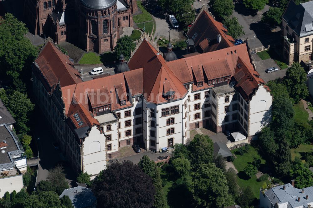 Freiburg im Breisgau von oben  Gebäudekomplex der Berufsschule